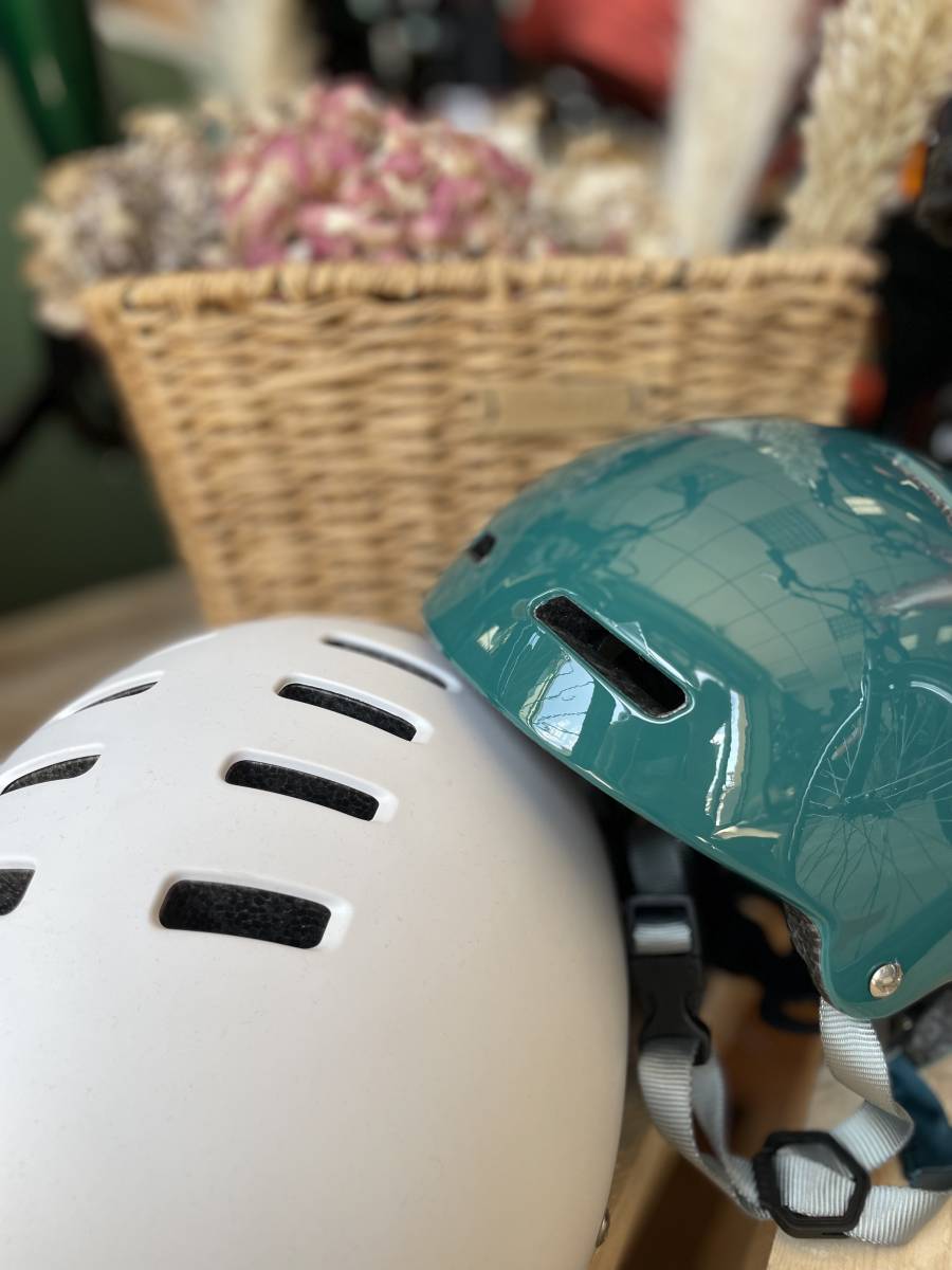 Casque disponible au magasin flying cat à sete 