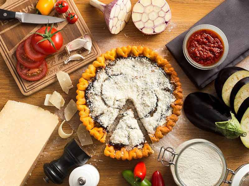 Manger une tielle artisanale lors de votre passage à Sète Giulietta